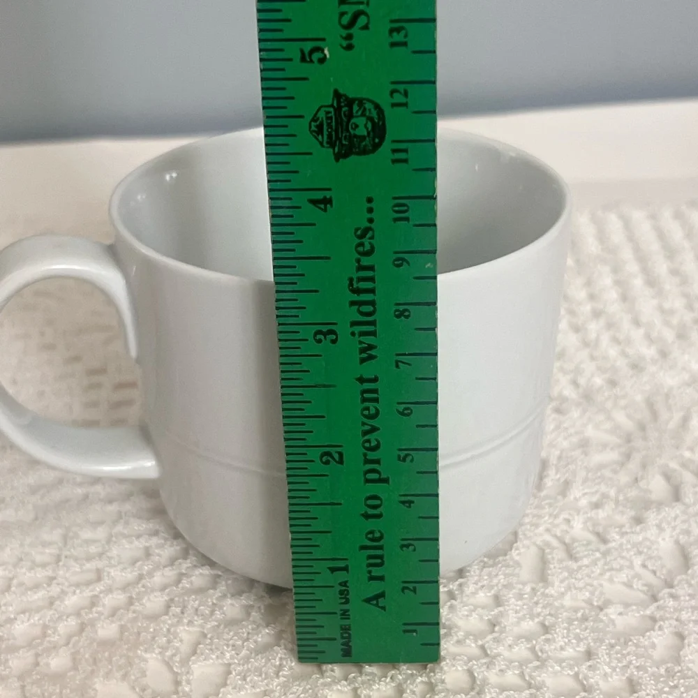 Crate & Barrel AARON PROBYN White Mugs Coffee Cups Set of 4